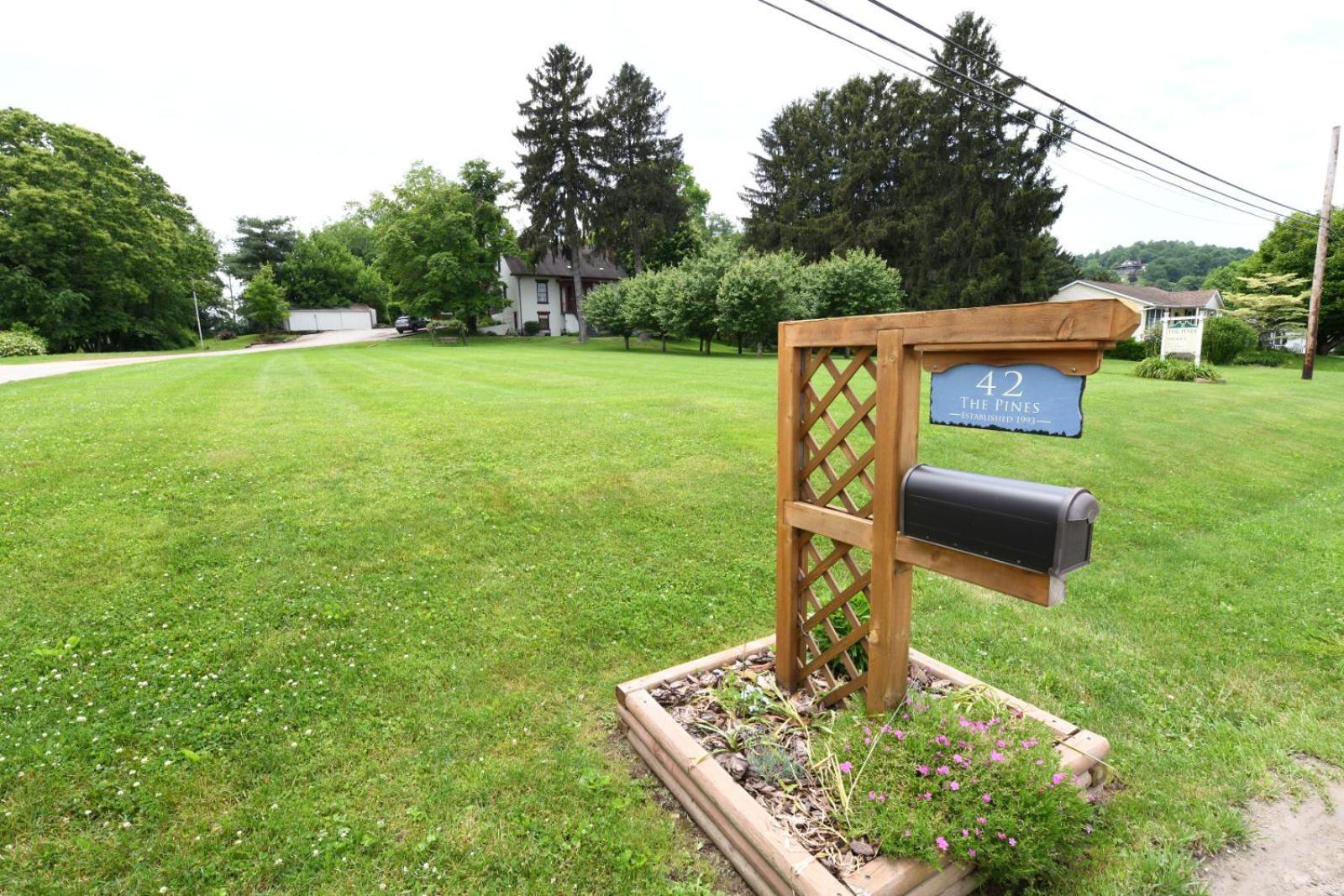The Pines Of Dresden Bed & Breakfast Exterior foto