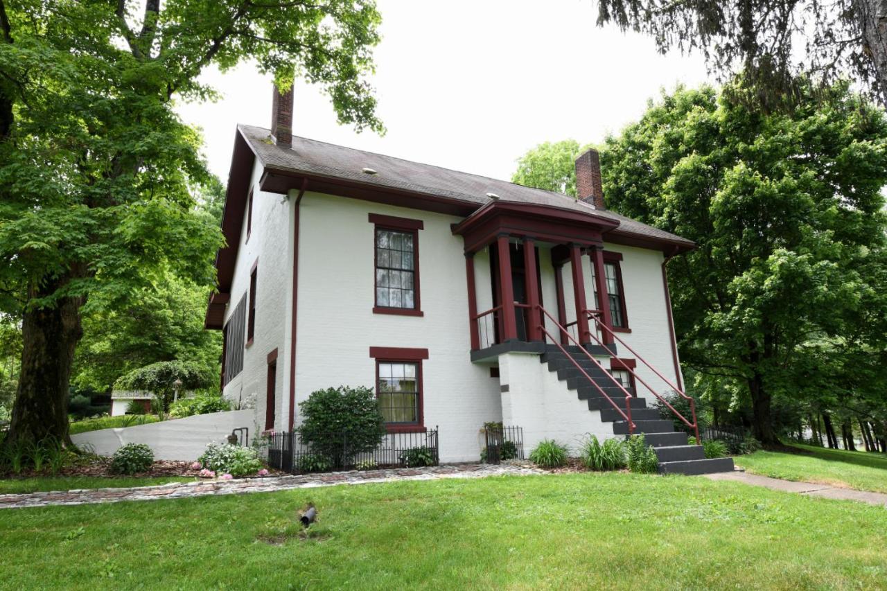 The Pines Of Dresden Bed & Breakfast Exterior foto