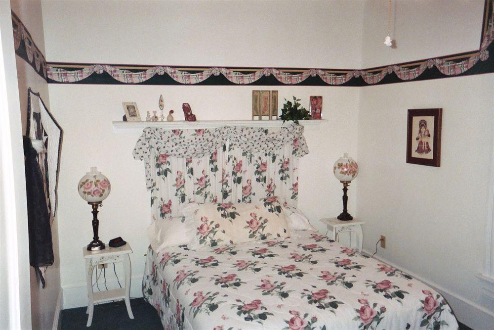 The Pines Of Dresden Bed & Breakfast Exterior foto