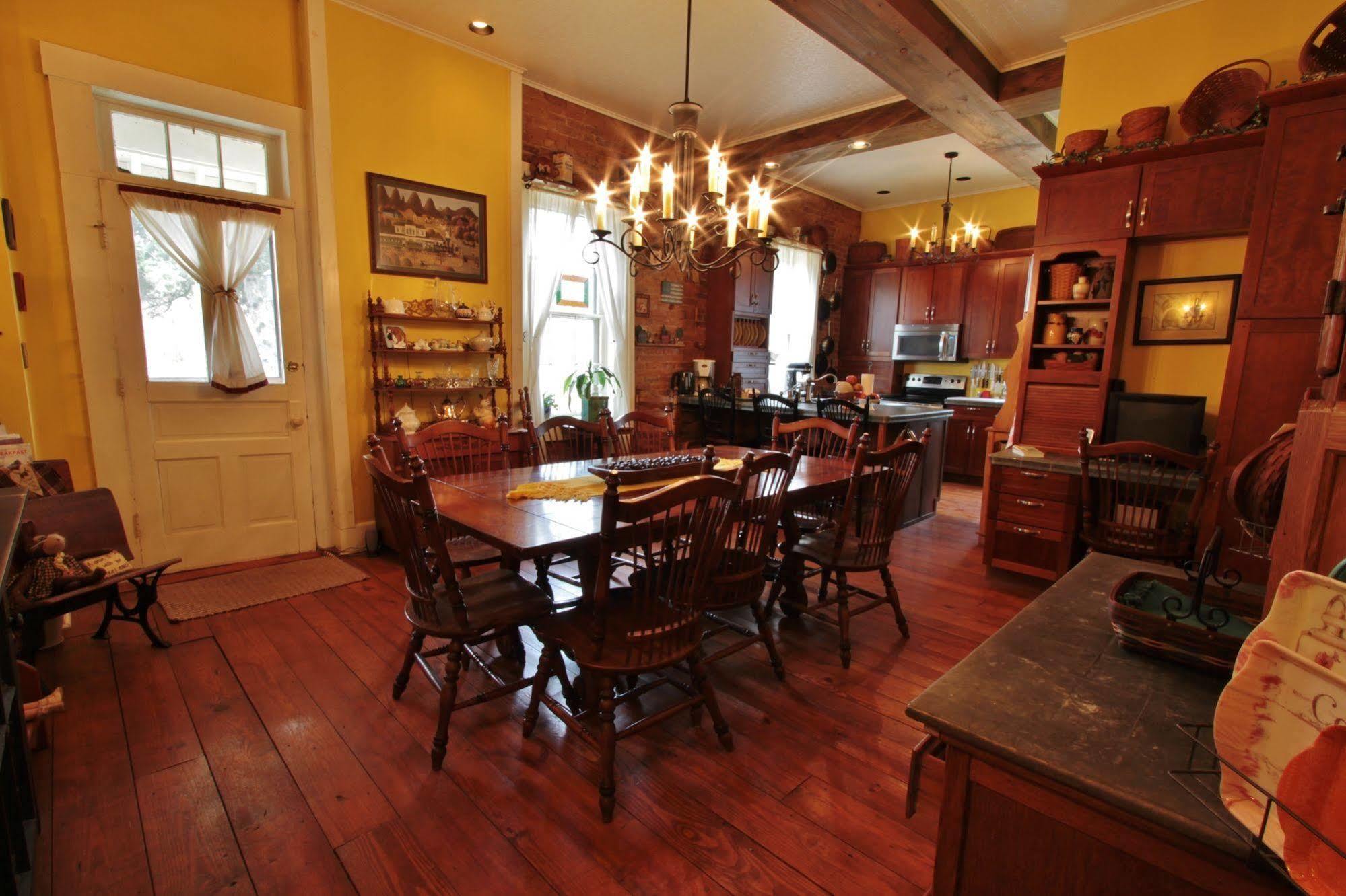 The Pines Of Dresden Bed & Breakfast Exterior foto