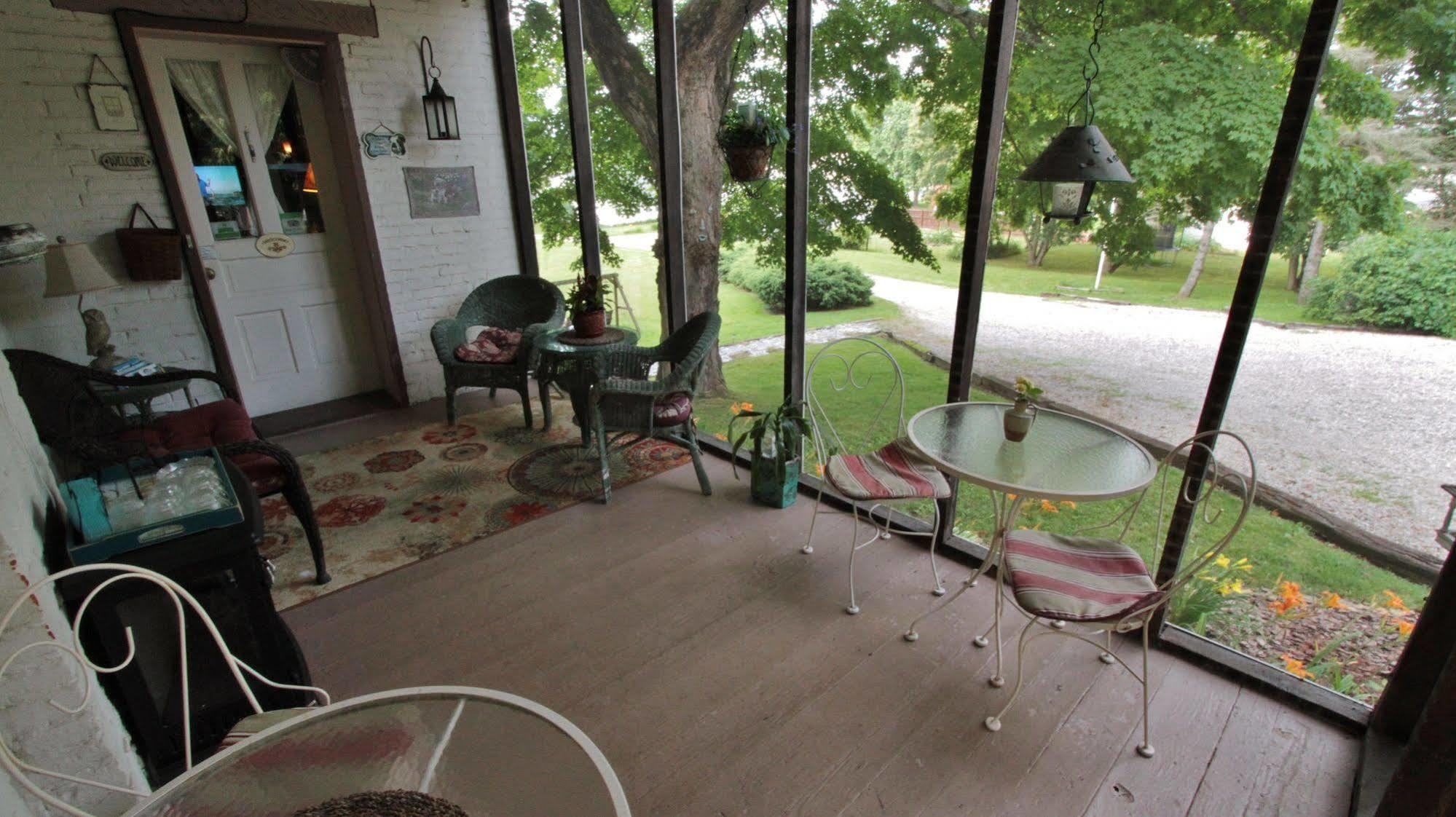 The Pines Of Dresden Bed & Breakfast Exterior foto