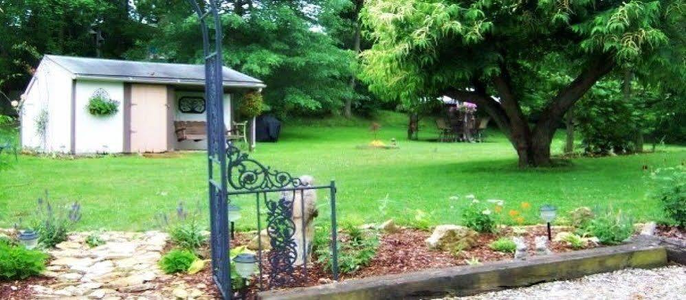 The Pines Of Dresden Bed & Breakfast Exterior foto